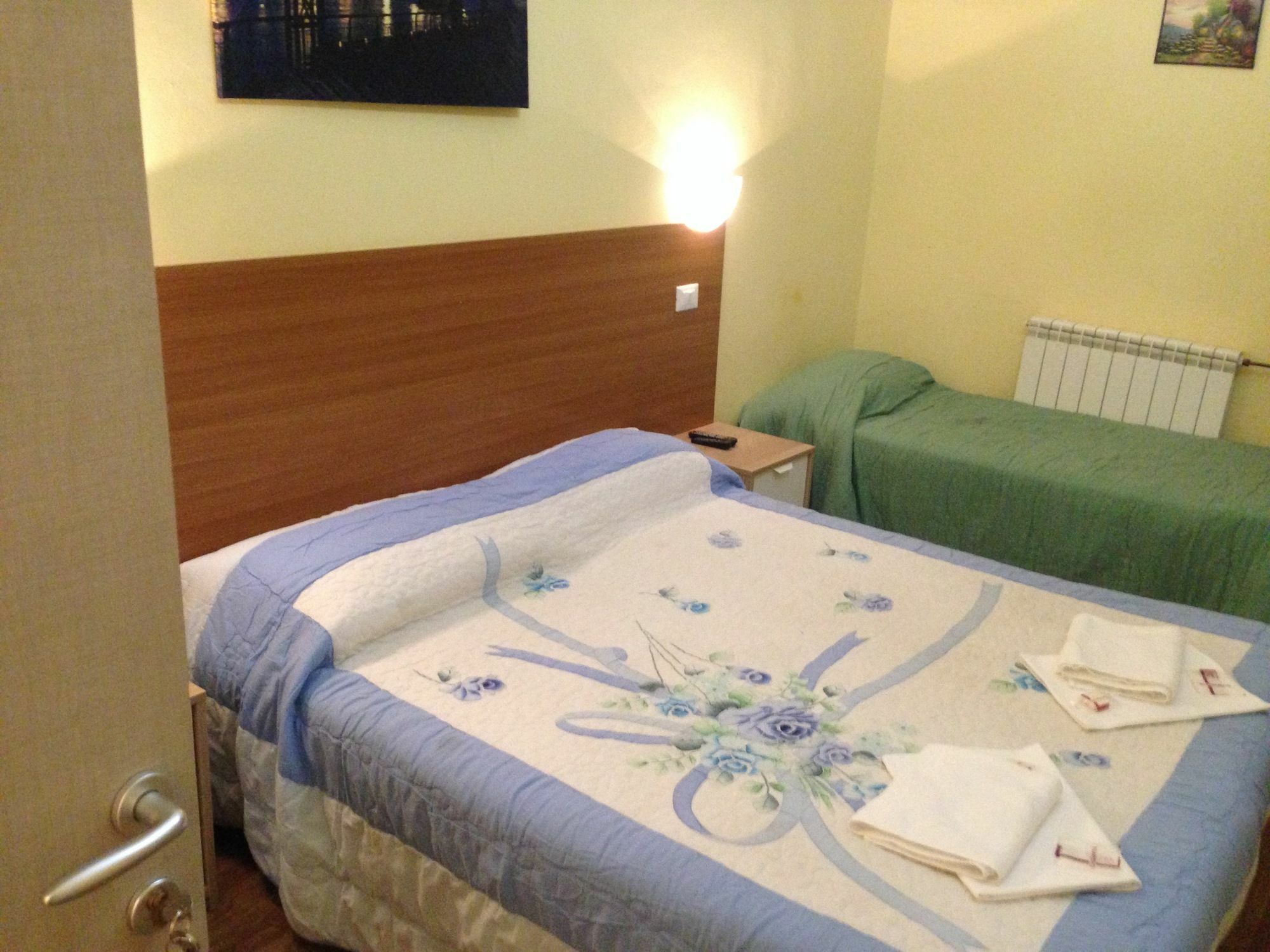 Dixi Bird Guesthouse Rome Buitenkant foto